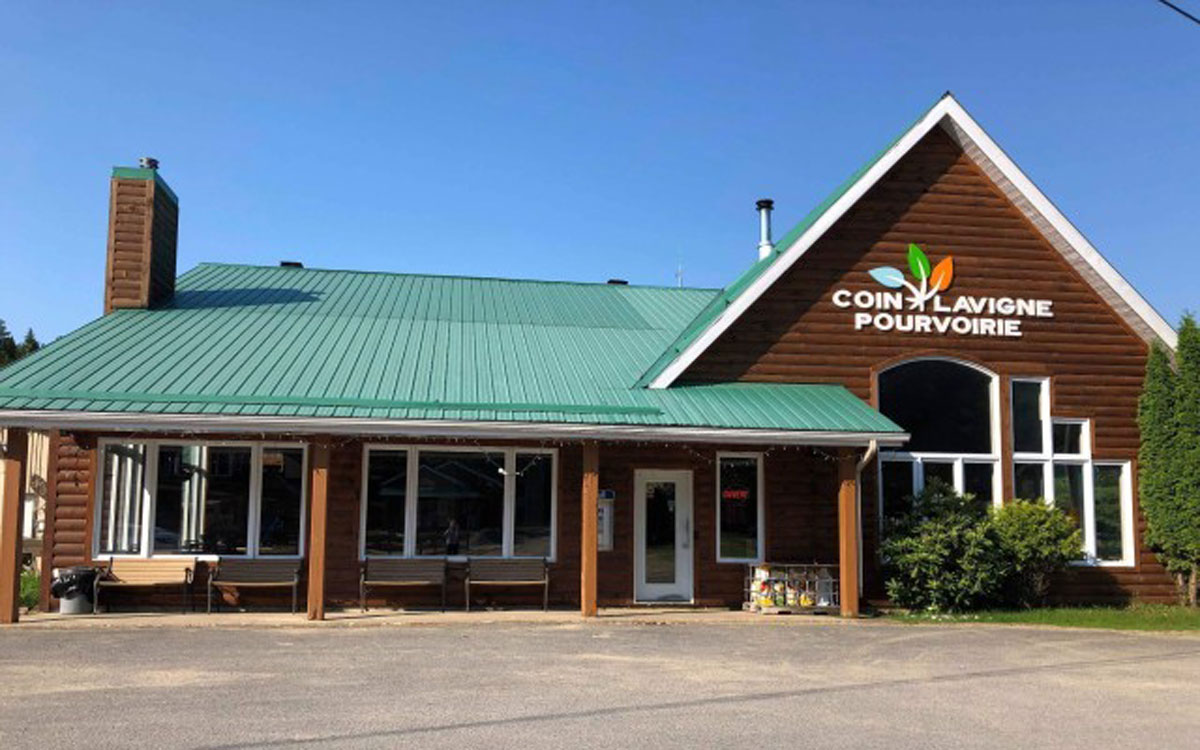 Le pavillon de la Pourvoirie Coin Lavigne au parc du Mont-Tremblant